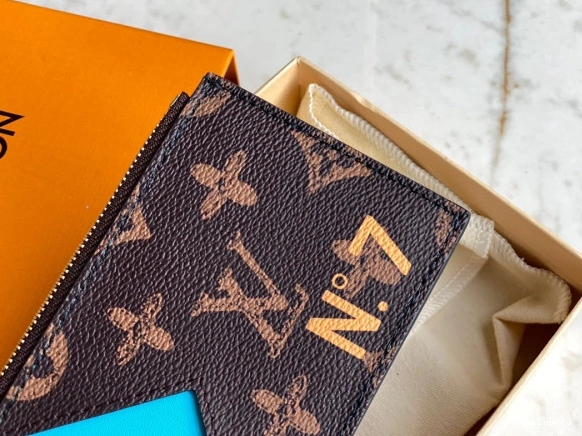 AAA Replica Ru VUITTON HOLDER CC LOUIS 0712